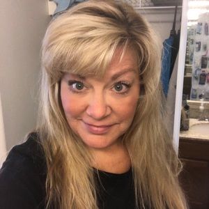 Meet your Posher, Dana